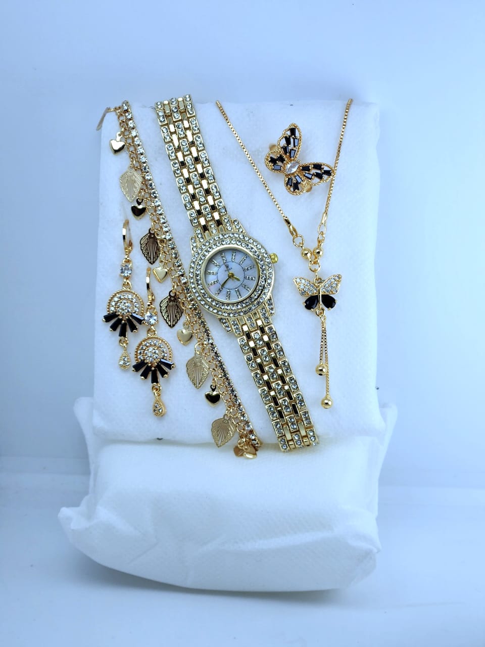 Elegant Women’s Gold-Tone Watch & Butterfly Jewelry Set – Premium Gift Combo