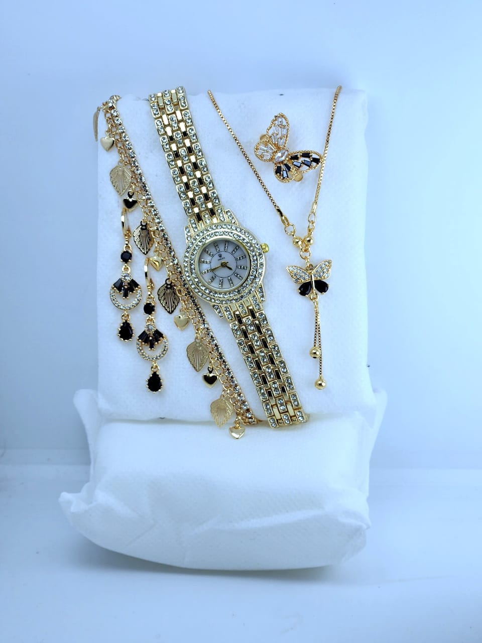 Elegant Women’s Gold-Tone Watch & Butterfly Jewelry Set – Premium Gift Combo